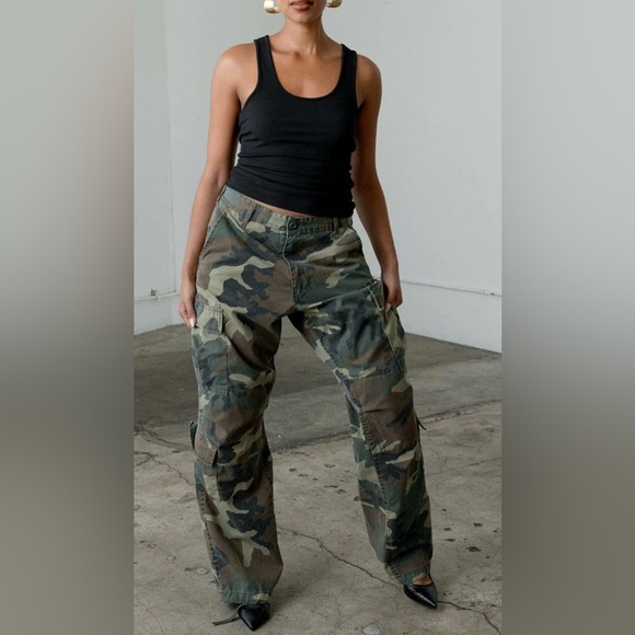 Local European Camo Cargo Pants in size M/L - Picture 3 of 16